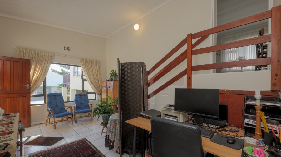 4 Bedroom Property for Sale in Struisbaai Western Cape